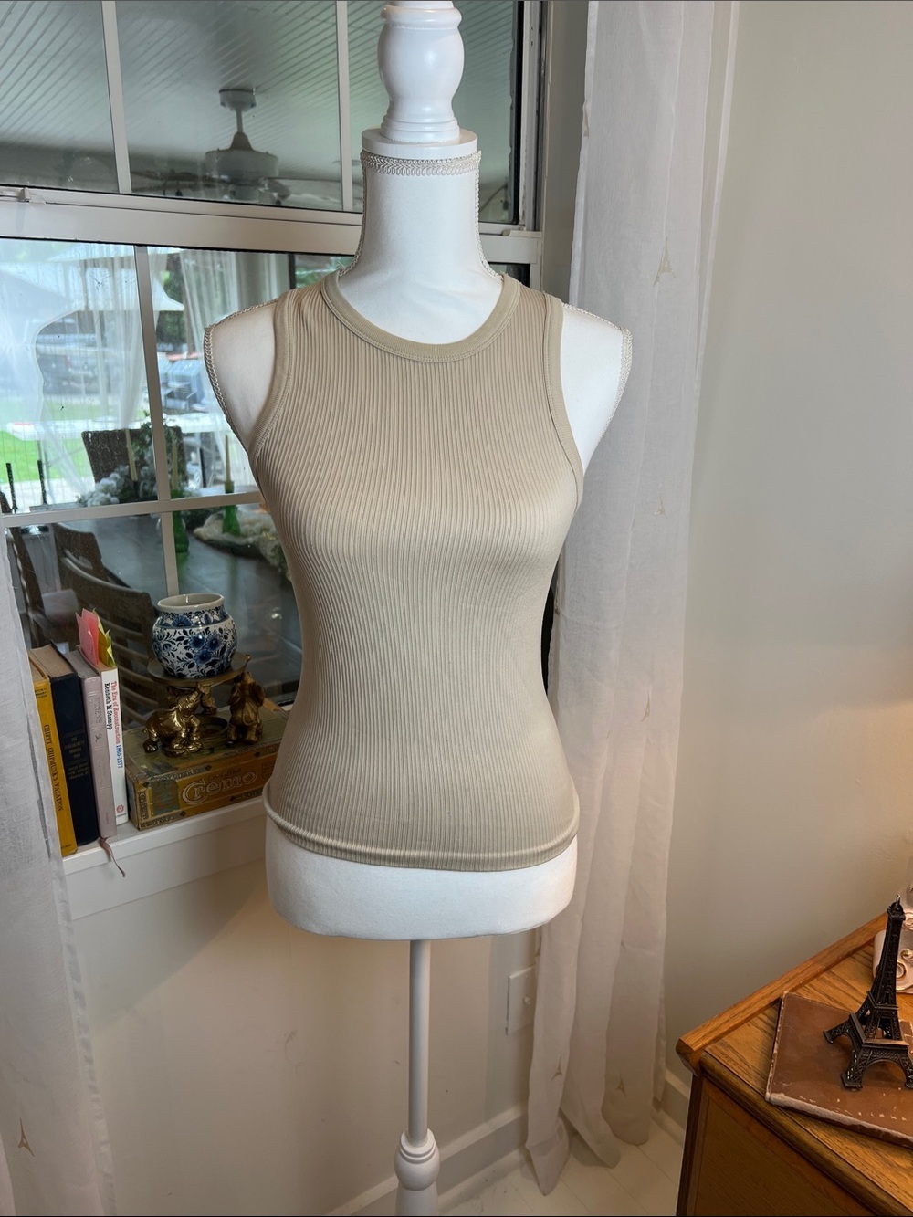 No Boundaries Sleeveless Ribbed Tank Top - Cream/beige size medium.